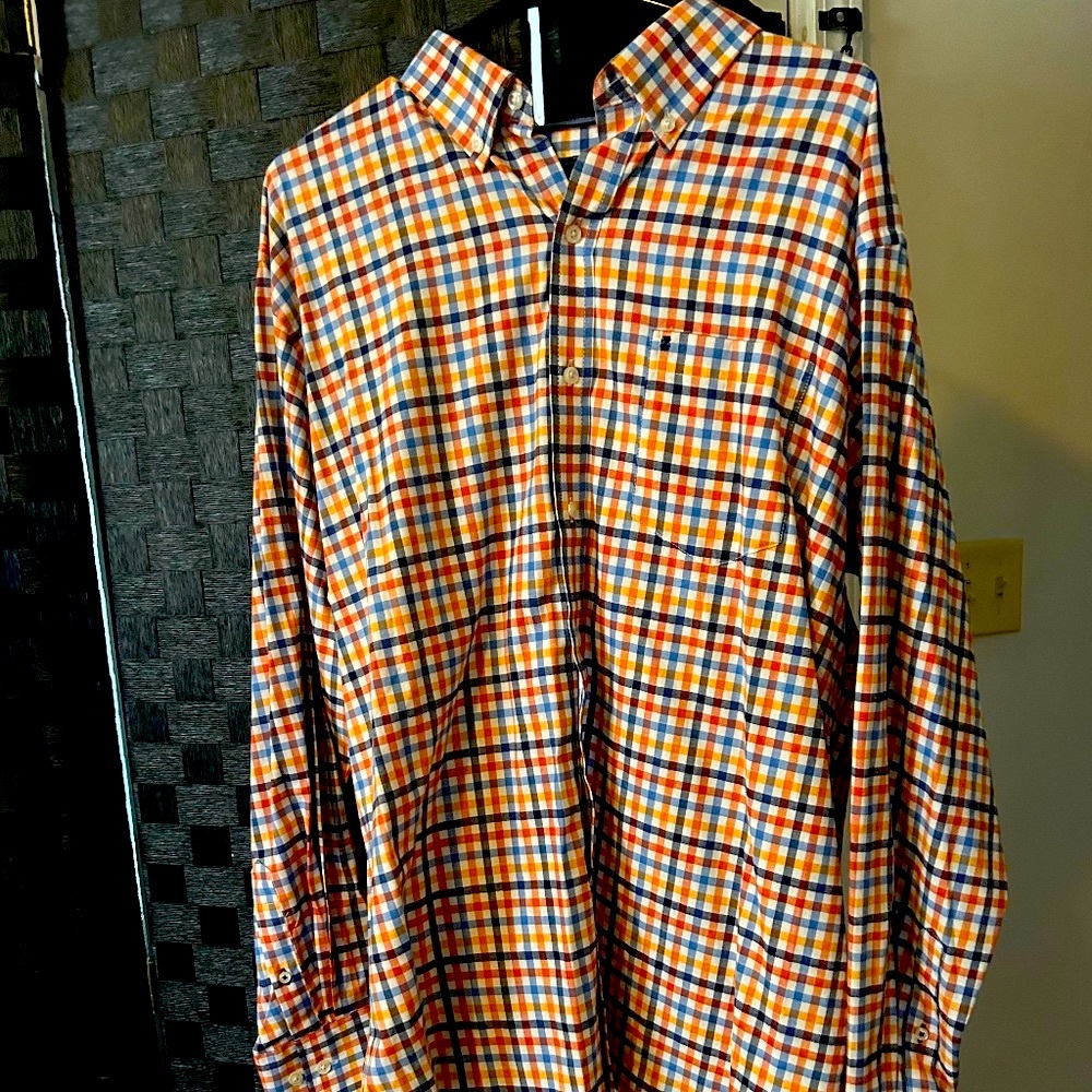 IZOD Men’s checkered button-up shirt with tags XL